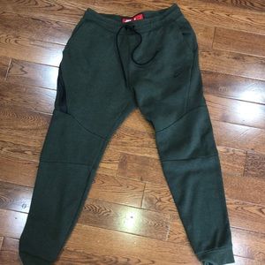 Mens nike joggers size small, worn once